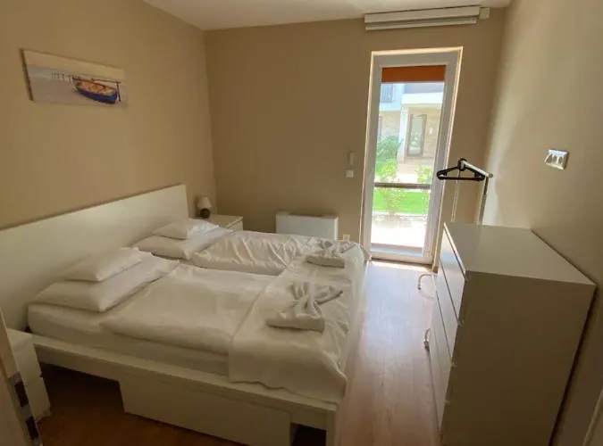 Balatoni élmény - Csopaki Apartmanlakások 20 Méterre A Balatontól Csopak